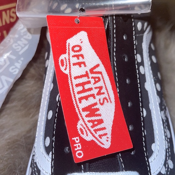 My partner no longer wants these shoes. - Picture 5 of 7